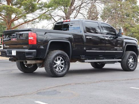 Used 2017 GMC Sierra 2500 Denali w/ Duramax Plus Package image 5