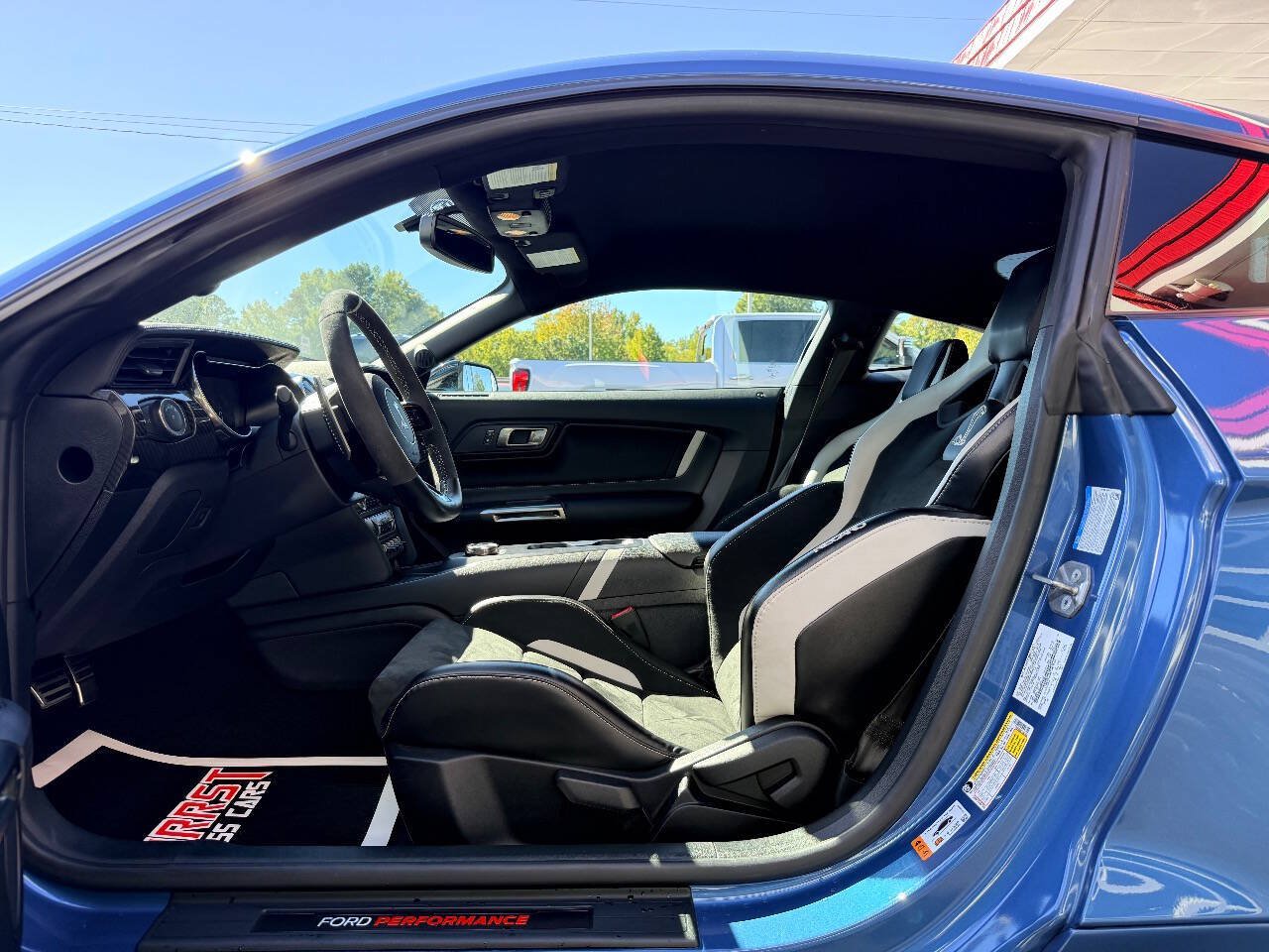 Used 2020 Ford Mustang Shelby GT500 w/ Carbon Fiber Track Pack RWD image 20