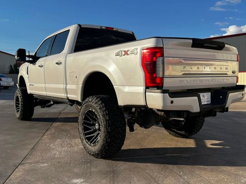 Used 2017 Ford F250 Platinum AWD/4WD image 5