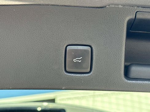 Used 2021 Ford Escape SE w/ SE Sport Appearance Package FWD image 13