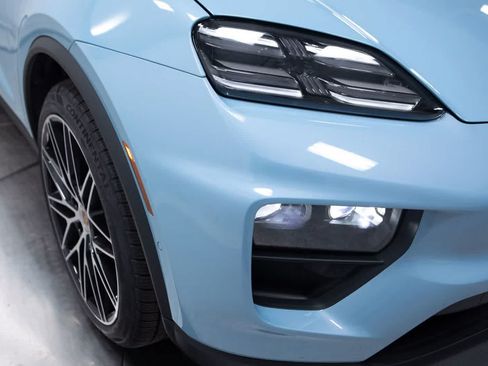 Certified 2026 Porsche Macan Electric RWD image 12