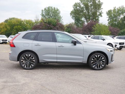 New 2026 Volvo XC60 B5 Ultra w/ Climate Package image 2