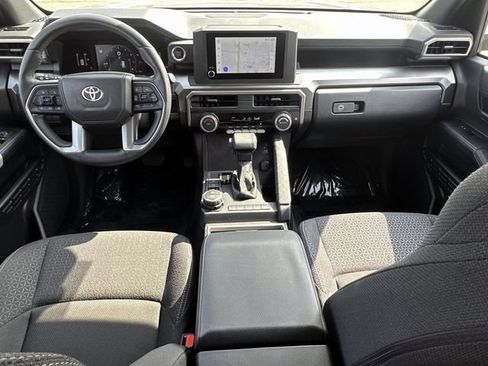Used 2025 Toyota 4Runner SR5 AWD/4WD image 15