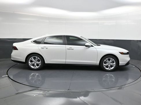 Used 2025 Honda Accord LX image 3