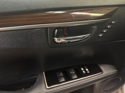 Used 2016 Lexus ES 350 w/ Premium Package w/Wood Trim FWD image 19