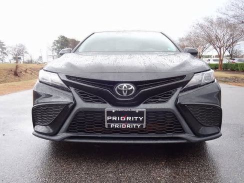 Used 2021 Toyota Camry SE image 5