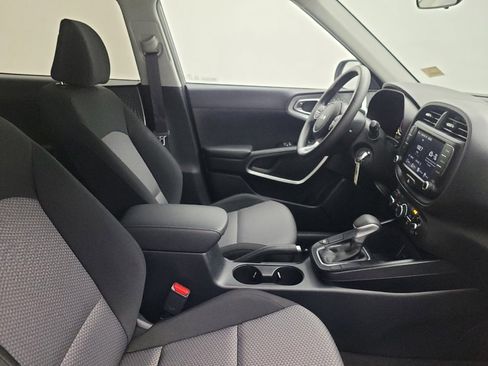 Used 2024 Kia Soul LX w/ Option Group 015 image 21