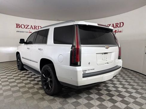 Used 2018 Cadillac Escalade Luxury AWD/4WD image 6
