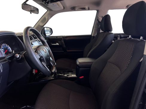 Used 2019 Toyota 4Runner TRD Off-Road AWD/4WD image 9