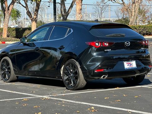 Used 2025 MAZDA MAZDA3 2.5 S Hatchback w/ Premium Pkg image 6