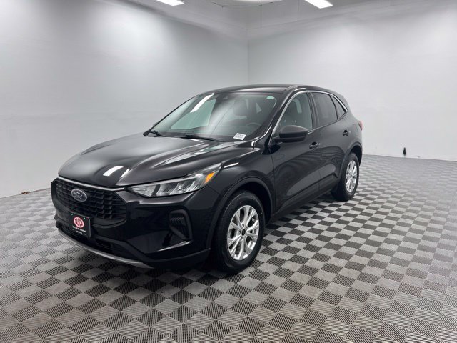 Used 2023 Ford Escape Active w/ Tech Pack #1 AWD/4WD image 3
