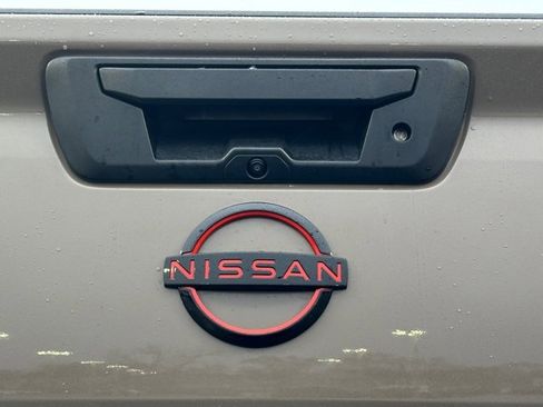 Used 2023 Nissan Frontier PRO-4X w/ Technology Package image 17