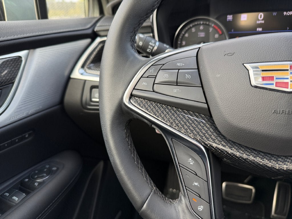 Used 2023 Cadillac XT5 Sportv w/ Technology Package AWD/4WD image 16