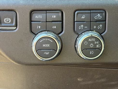Used 2026 GMC Sierra 1500 SLT AWD/4WD image 8