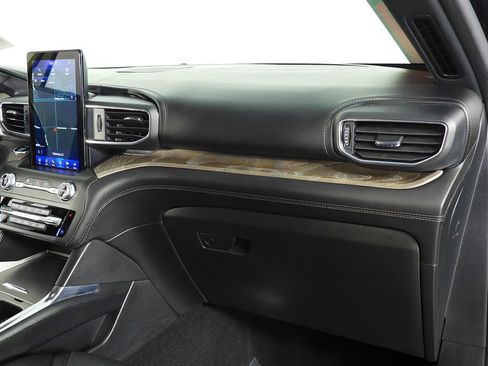 Used 2020 Ford Explorer Platinum w/ Premium Technology Package AWD/4WD image 15