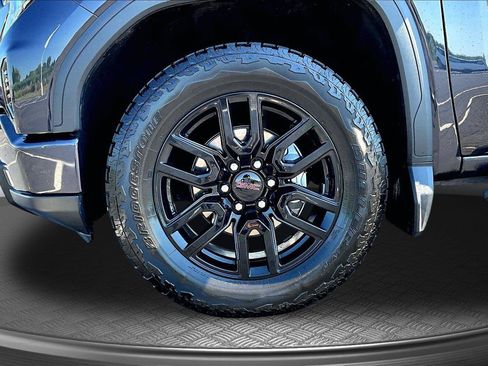 Used 2025 GMC Sierra 1500 Elevation AWD/4WD image 10
