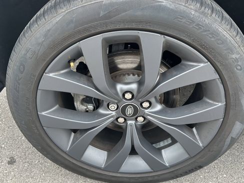 Used 2023 Land Rover Discovery Sport SE R-Dynamic image 14