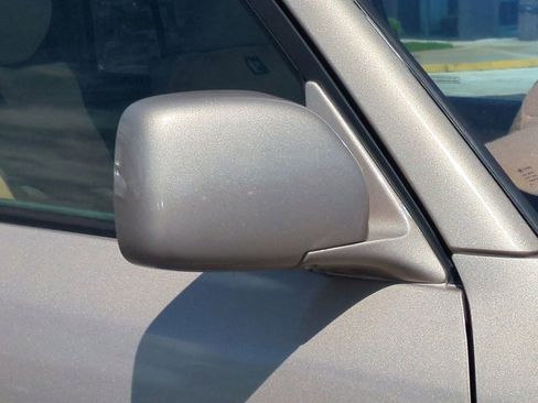 Used 2004 Toyota Land Cruiser AWD/4WD image 13