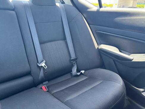 Used 2025 Nissan Altima 2.5 SV FWD image 37