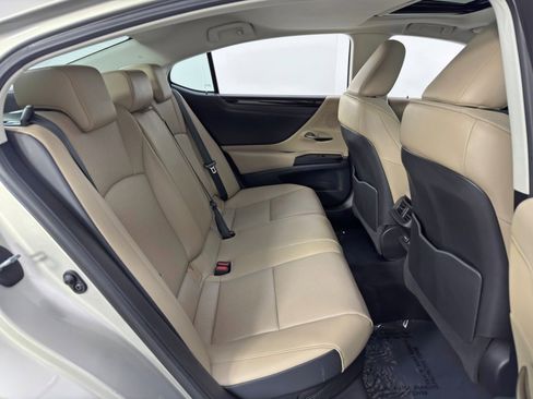 Used 2020 Lexus ES 300h w/ Premium Package image 41