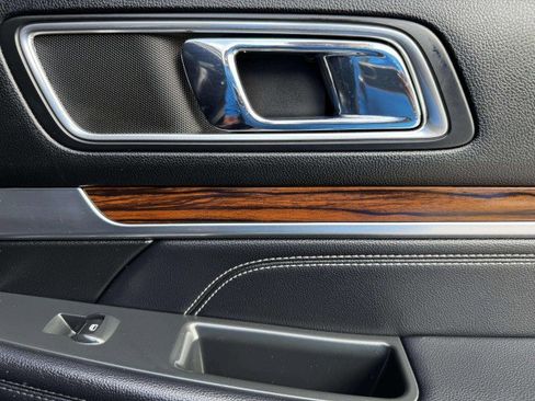 Used 2018 Ford Explorer Limited image 43