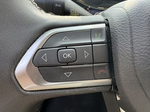 Used 2024 Jeep Compass Latitude AWD/4WD image 29