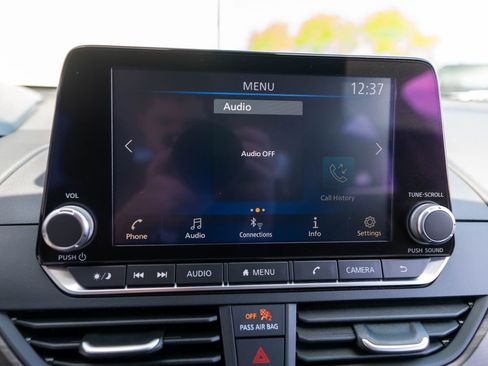 Used 2025 Nissan Altima 2.5 SV FWD image 27