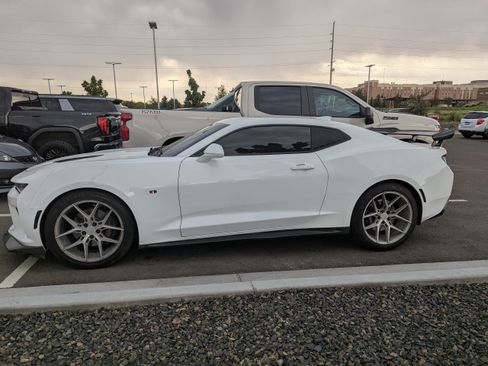 Used 2016 Chevrolet Camaro SS RWD image 7