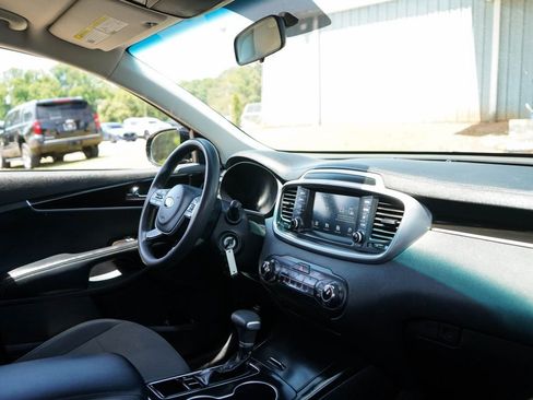 Used 2019 Kia Sorento L FWD image 14
