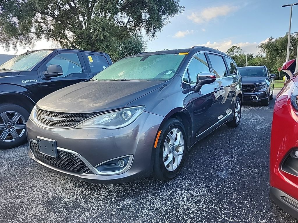 Used 2020 Chrysler Pacifica Limited FWD image 4
