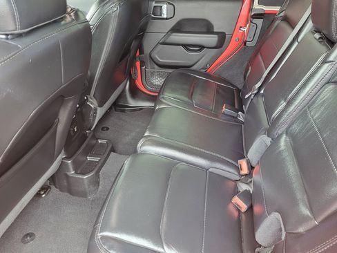 Used 2020 Jeep Wrangler Unlimited Sahara AWD/4WD image 19