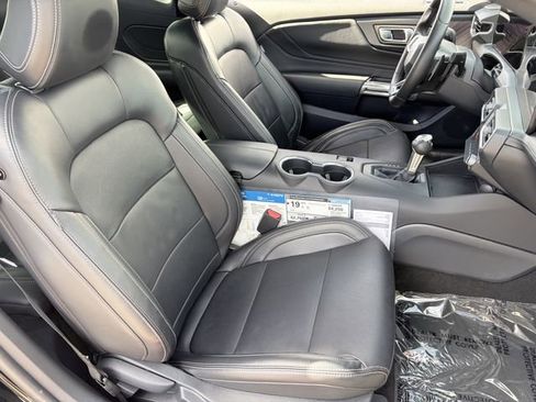 Used 2025 Ford Mustang GT Premium image 18