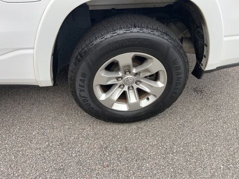 Used 2020 RAM 1500 Laramie image 34