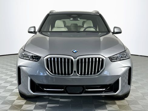 Used 2025 BMW X5 sDrive40i w/ Climate Comfort Package RWD image 2
