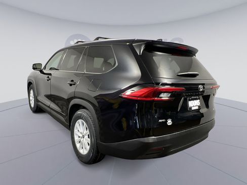 Used 2024 Toyota Grand Highlander AWD image 8