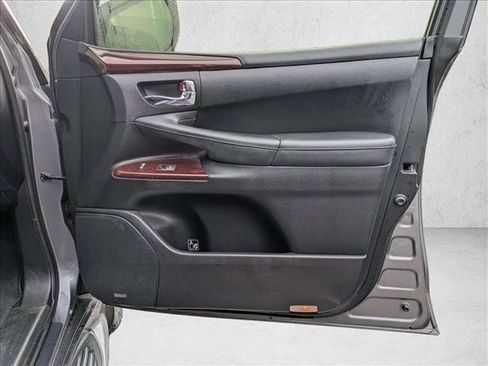Used 2014 Lexus LX 570 4WD image 16