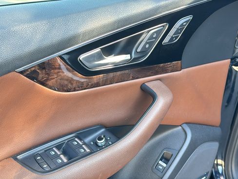 Used 2017 Audi Q7 3.0T Prestige w/ Prestige Package image 13