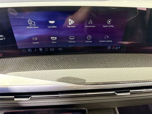 Used 2025 Cadillac Escalade ESV V w/ LPO, ONYX Package image 19