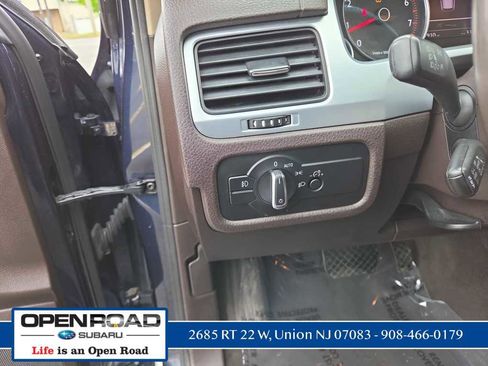 Used 2012 Volkswagen Touareg Sport AWD/4WD image 16
