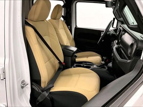 Used 2023 Jeep Gladiator Sport AWD/4WD image 8