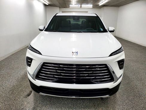 Used 2025 Buick Enclave Preferred image 2