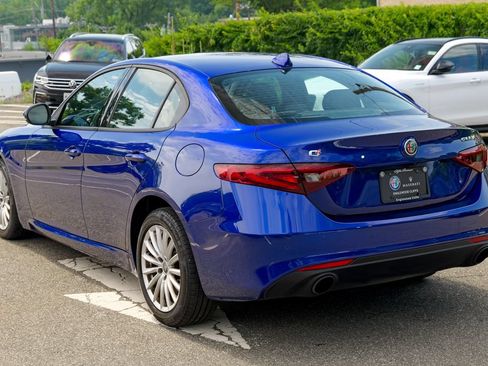 Used 2023 Alfa Romeo Giulia Sprint AWD/4WD image 5