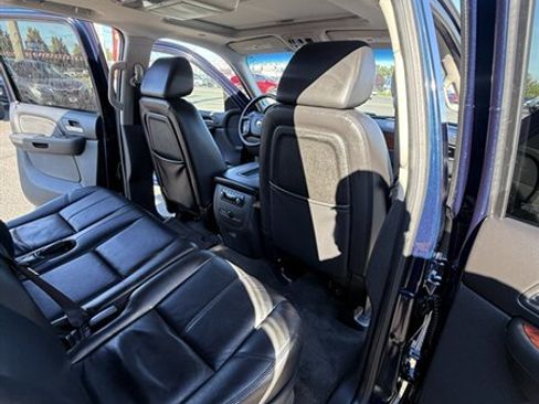 Used 2009 Chevrolet Suburban LT AWD/4WD image 30