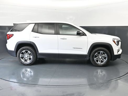 Used 2025 GMC Terrain Elevation AWD/4WD image 6