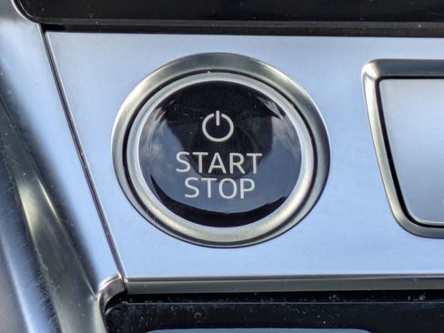 Used 2024 Audi Q8 e-tron Premium Plus w/ Premium Plus Package image 17