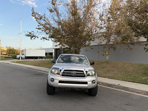 Used 2006 Toyota Tacoma PreRunner w/ TRD Off-Road Pkg #1 RWD image 3
