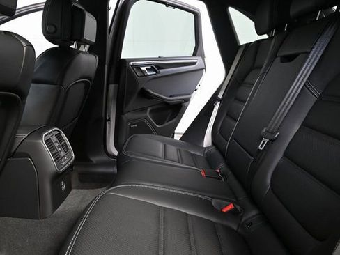 New 2026 Porsche Macan S image 18