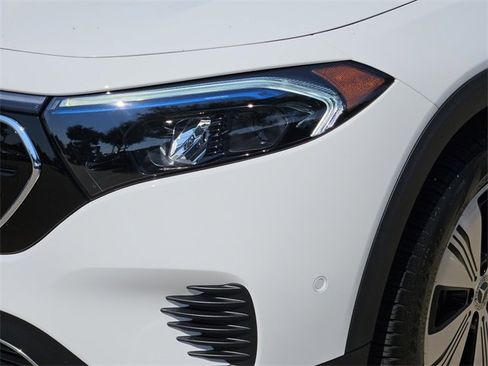 Used 2023 Mercedes-Benz EQB 300 4MATIC image 8