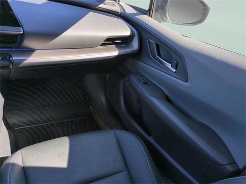 Used 2023 Toyota Prius XLE image 16