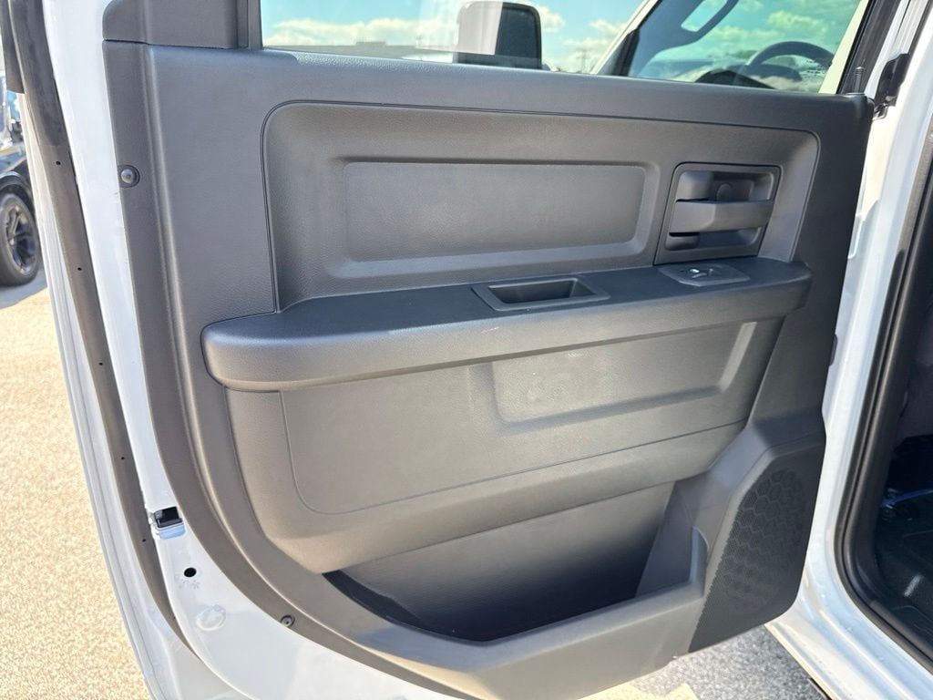 New 2026 RAM 5500 Tradesman w/ Chrome Appearance Group AWD/4WD image 19